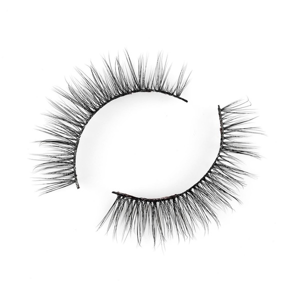 Lashes - Picture 7 of 8